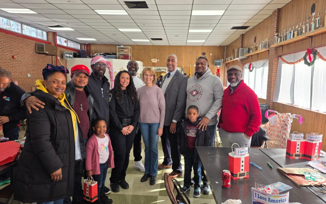 𝐎𝐩𝐞𝐫𝐚𝐭𝐢𝐨𝐧 𝐂𝐡𝐫𝐢𝐬𝐭𝐦𝐚𝐬 𝐂𝐡𝐞𝐞𝐫: 𝐅𝐫𝐨𝐦 𝐃𝐨𝐧𝐚𝐭𝐢𝐨𝐧 𝐭𝐨 𝐃𝐞𝐥𝐢𝐯𝐞𝐫𝐲 — 𝐍𝐀𝐒 𝐏𝐞𝐧𝐭𝐚𝐠𝐮𝐧 𝐃𝐞𝐜𝐤 𝐉𝐨𝐢𝐧𝐬 𝐆𝐫𝐞𝐞𝐧𝐛𝐞𝐥𝐭 𝐏𝐨𝐥𝐢𝐜𝐞 𝐭𝐨 𝐖𝐫𝐚𝐩 𝐆𝐢𝐟𝐭𝐬 𝐟𝐨𝐫 𝐋𝐨𝐜𝐚𝐥 𝐘𝐨𝐮𝐭𝐡